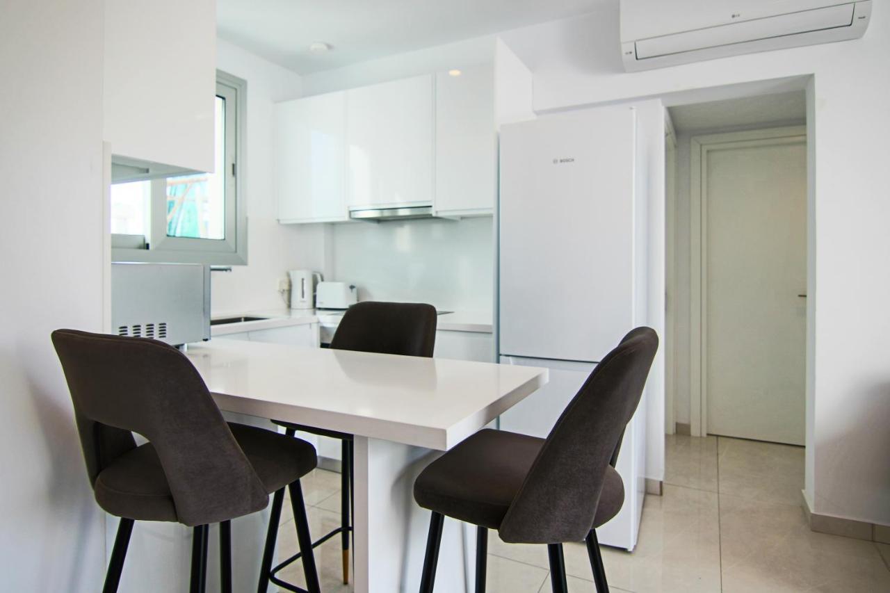 Phaedrus Living - Seaside Executive Flat Harbour 208 * Pafos