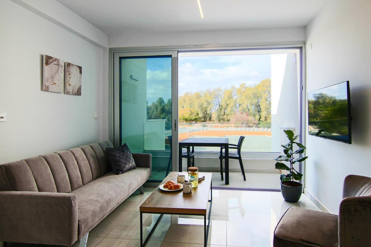 Phaedrus Living - Seaside Executive Flat Harbour 208 Daire