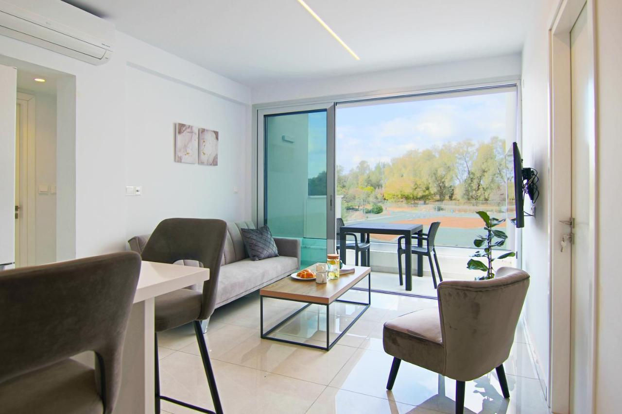 Phaedrus Living - Seaside Executive Flat Harbour 208 * Pafos